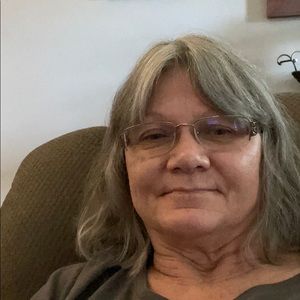 Meet your Posher, Cynthia